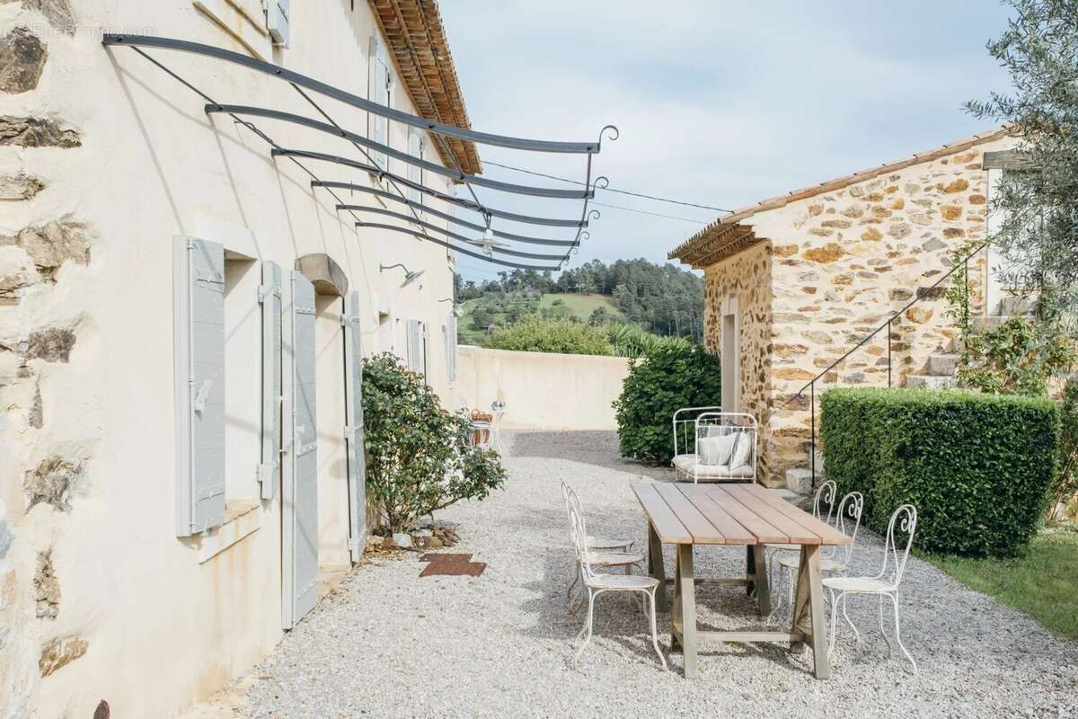 Maison à MONTAUROUX