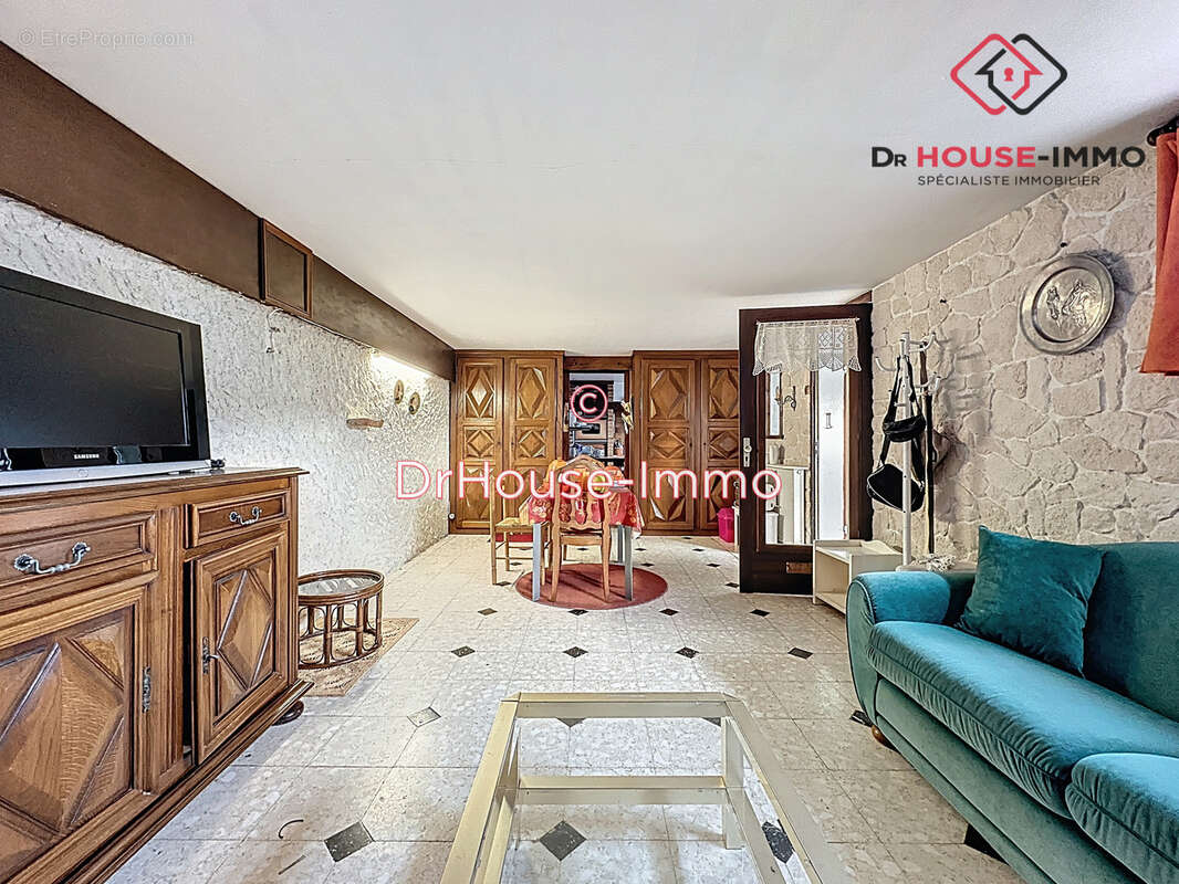 Maison à SAINT-LEON-SUR-L&#039;ISLE