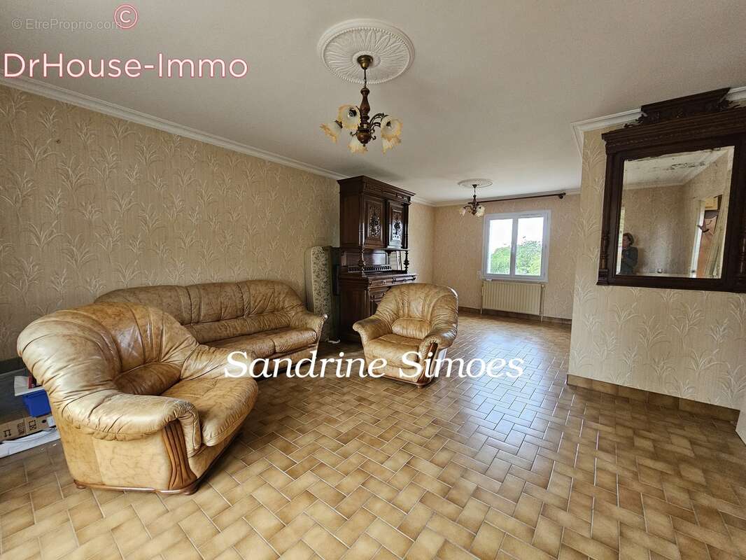 Maison à LA TRIMOUILLE