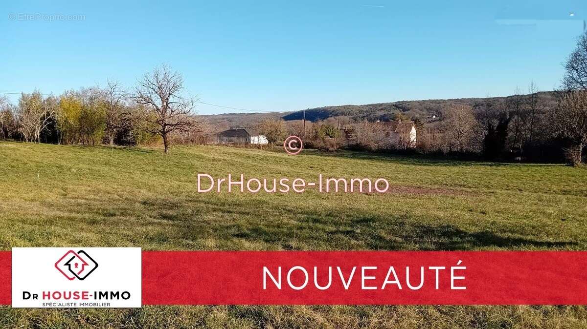 Terrain à SAVIGNAC-LES-EGLISES