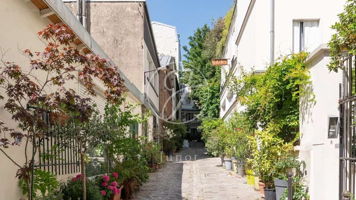 Appartement à PARIS-18E