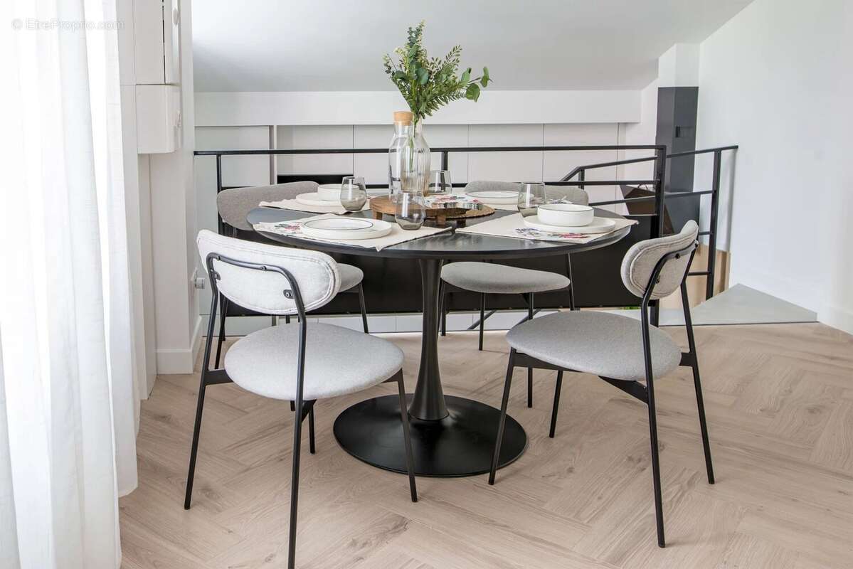 Maison à ISSY-LES-MOULINEAUX