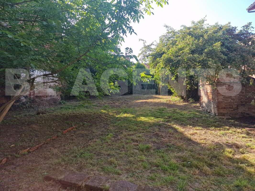 2 - Maison à CASTELSARRASIN