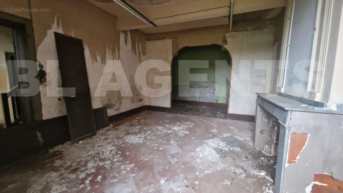 6 - Maison à CASTELSARRASIN