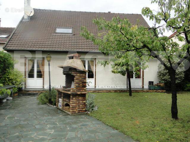 DSC01632 - Maison à LE BLANC-MESNIL