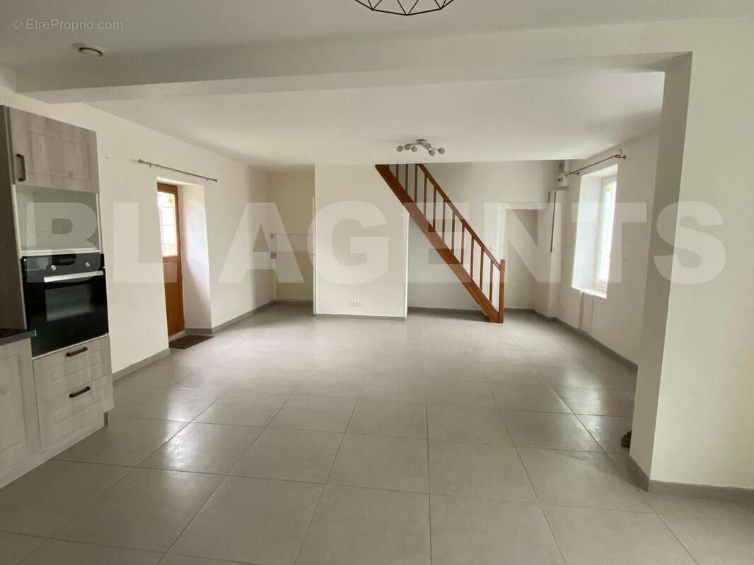 WhatsApp Image 2025-08-22 à 09 - Maison à CERANS-FOULLETOURTE