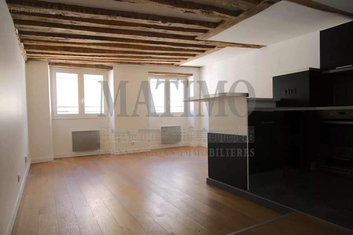 Appartement à PARIS-4E
