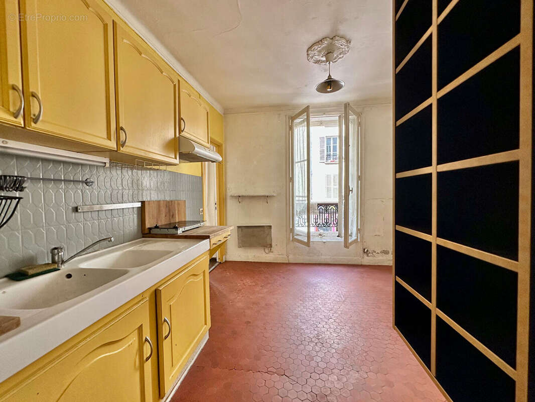 Appartement à PARIS-18E