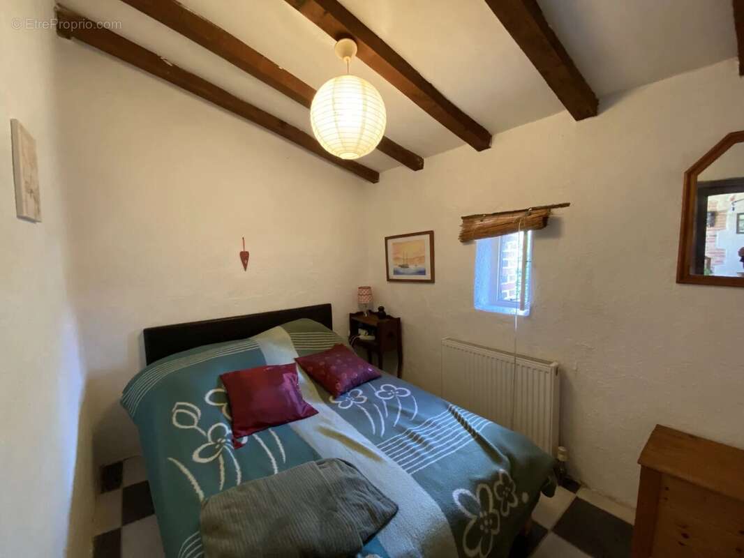 Maison à SAINT-MARTIAL-SUR-ISOP