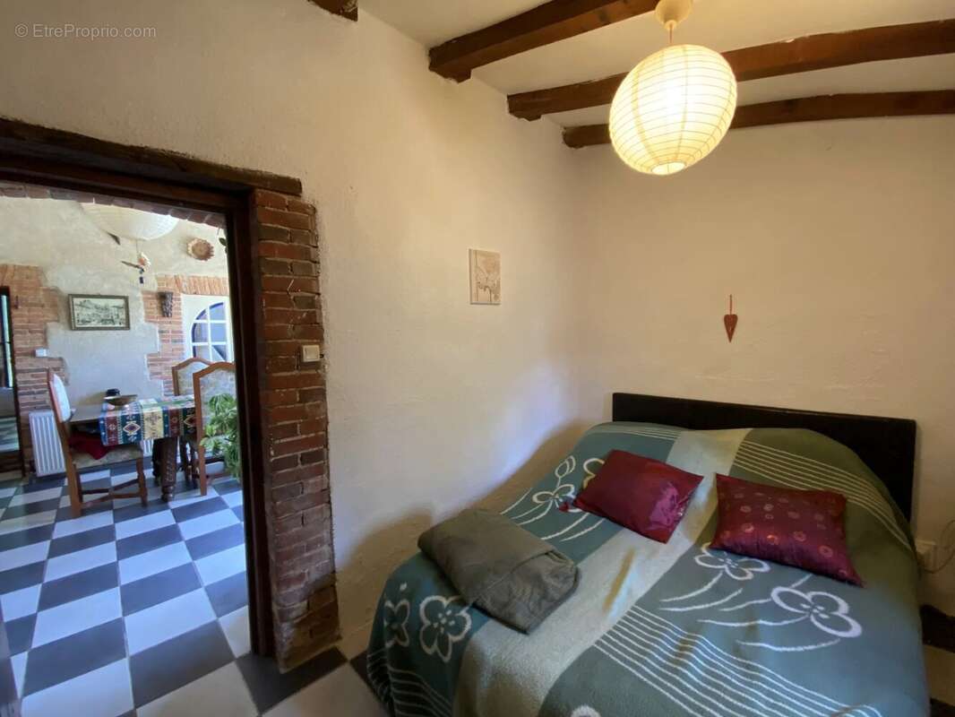 Maison à SAINT-MARTIAL-SUR-ISOP