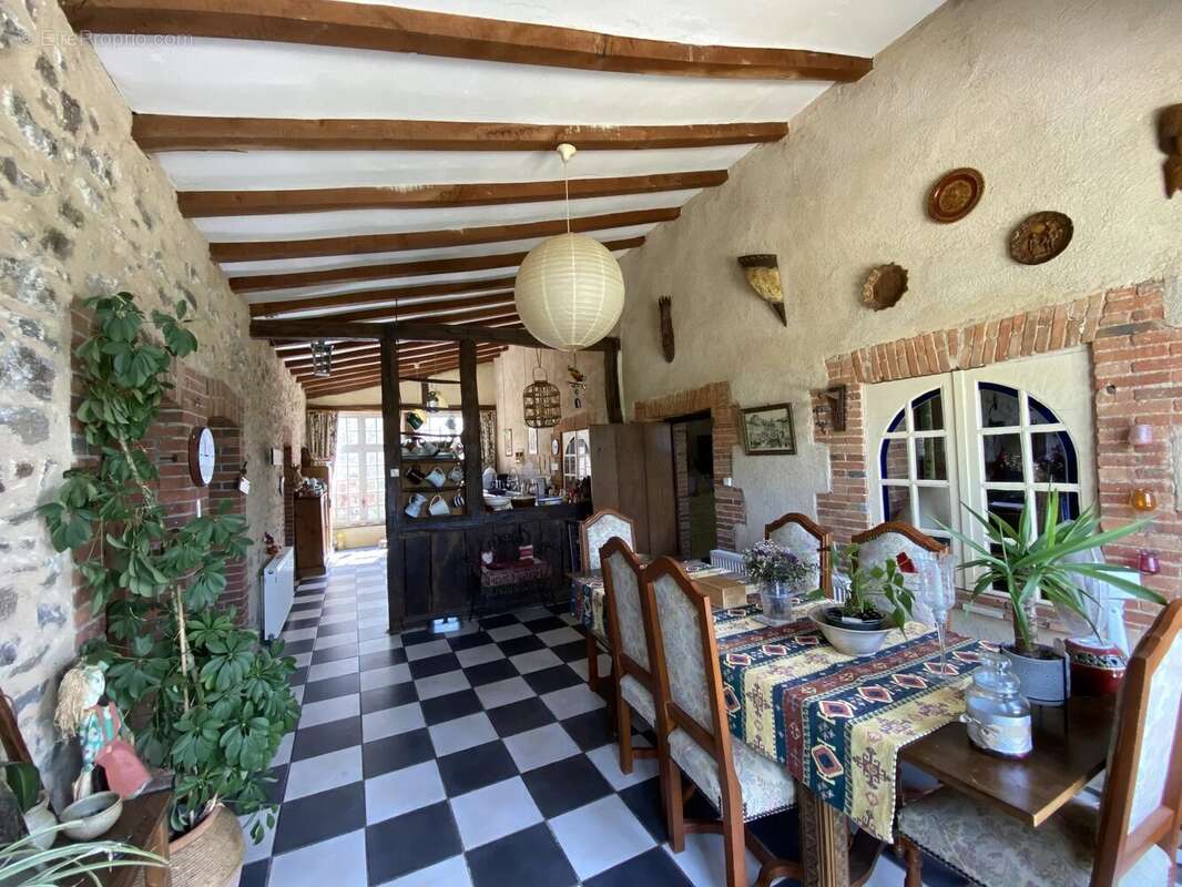 Maison à SAINT-MARTIAL-SUR-ISOP