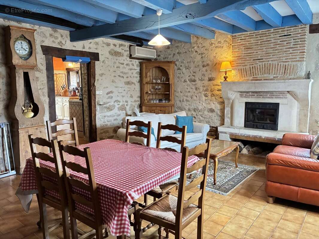 Maison à LA TRIMOUILLE