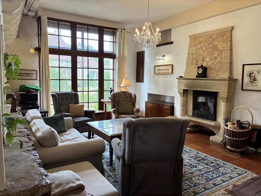 Maison à LA TRIMOUILLE