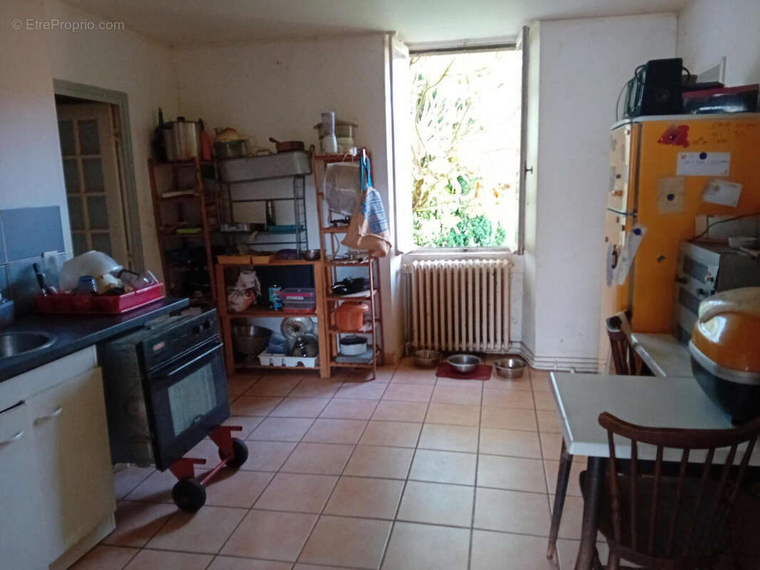Cuisine - Maison à BRETENOUX
