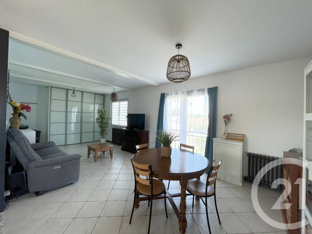 Maison à SAINT-MEDARD-D&#039;EYRANS