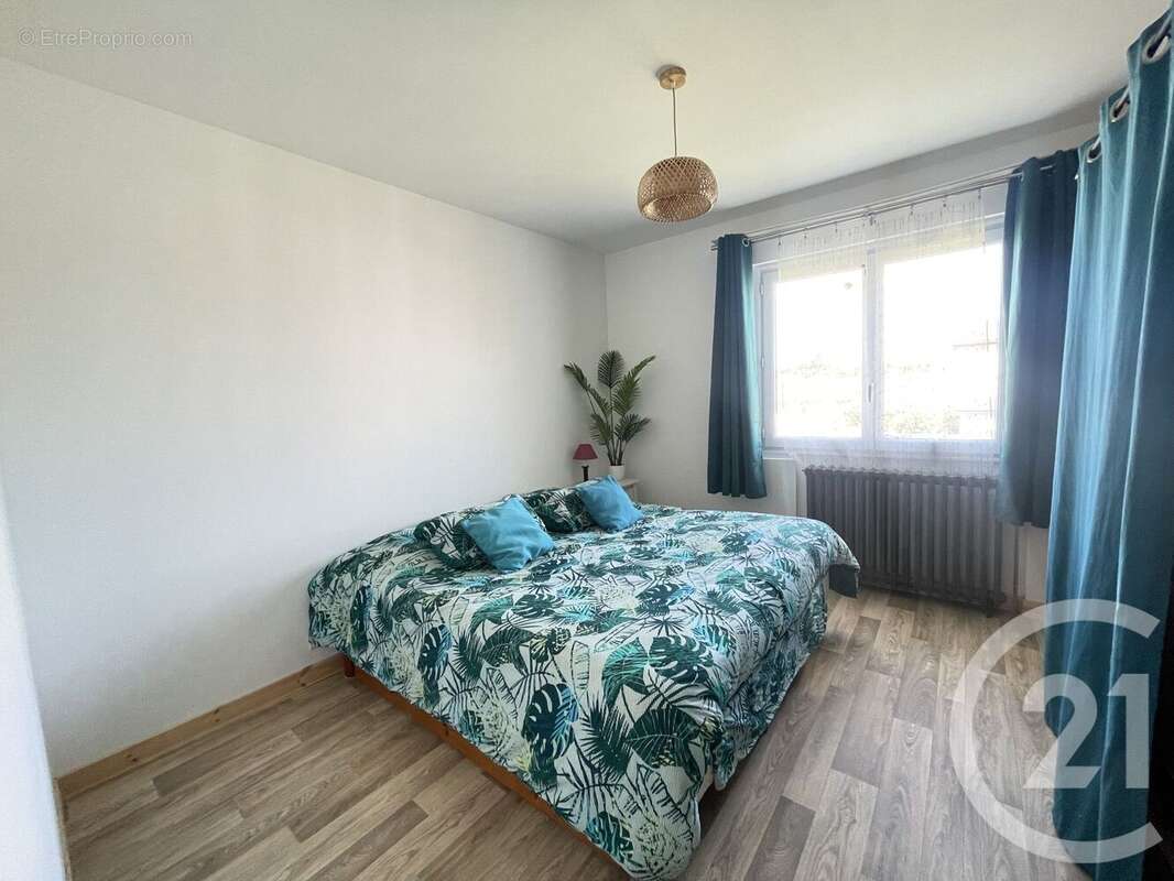 Maison à SAINT-MEDARD-D'EYRANS