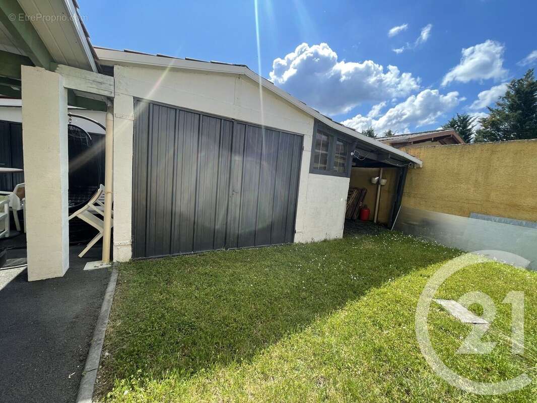 Maison à SAINT-MEDARD-D'EYRANS