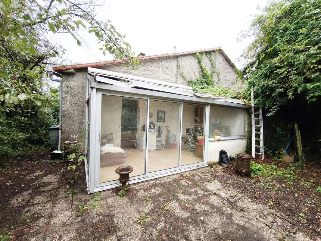 Maison à MONCOUTANT