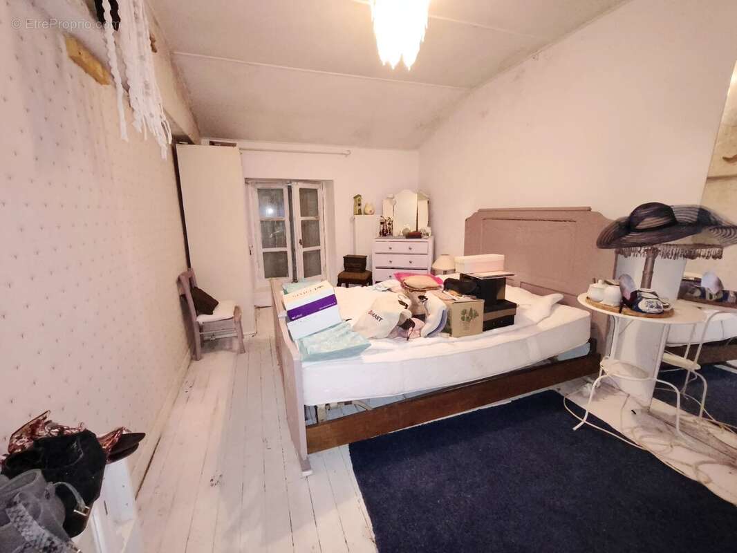 Maison à MONCOUTANT