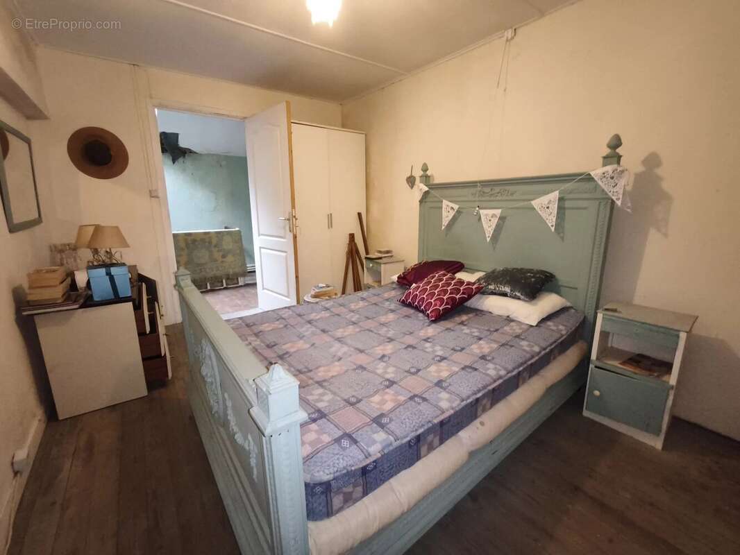 Maison à MONCOUTANT