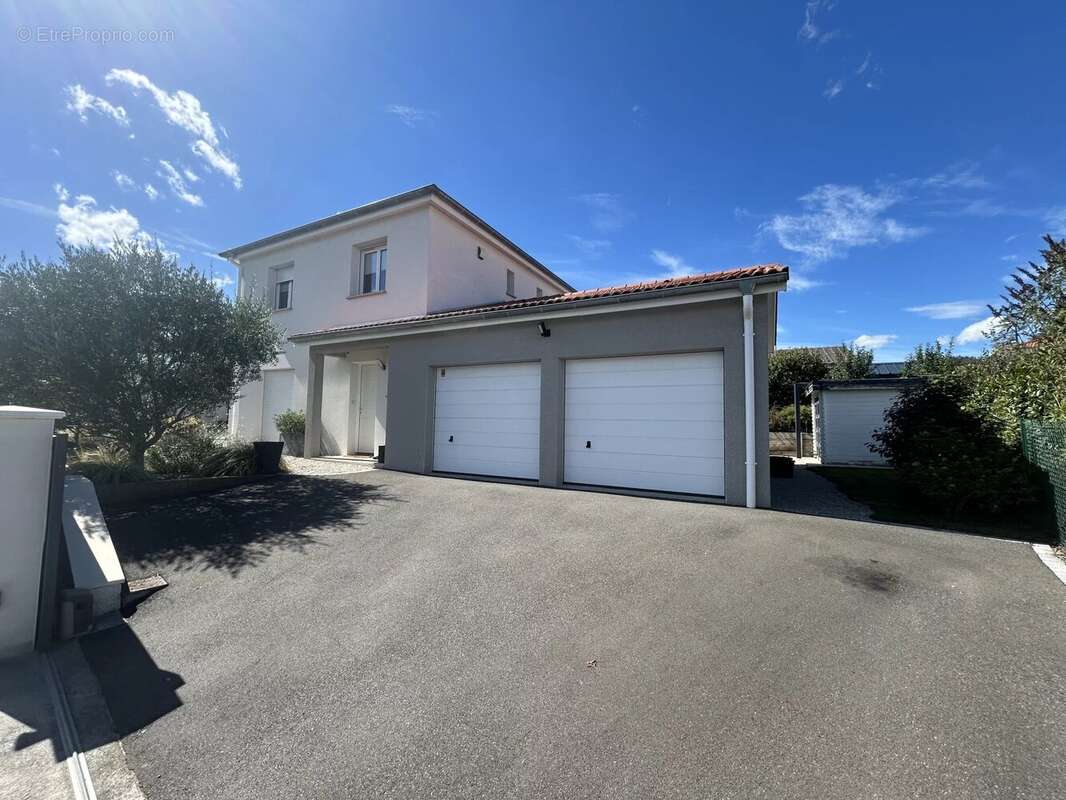 Maison à LA TALAUDIERE