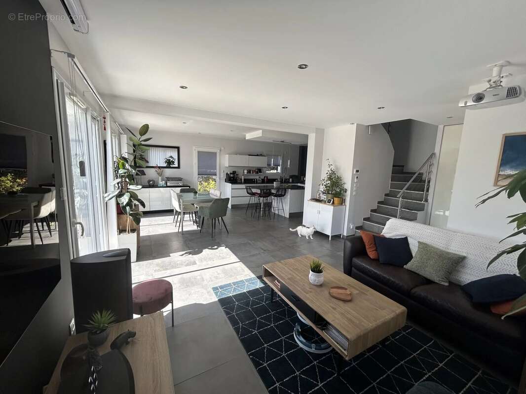 Maison à LA TALAUDIERE