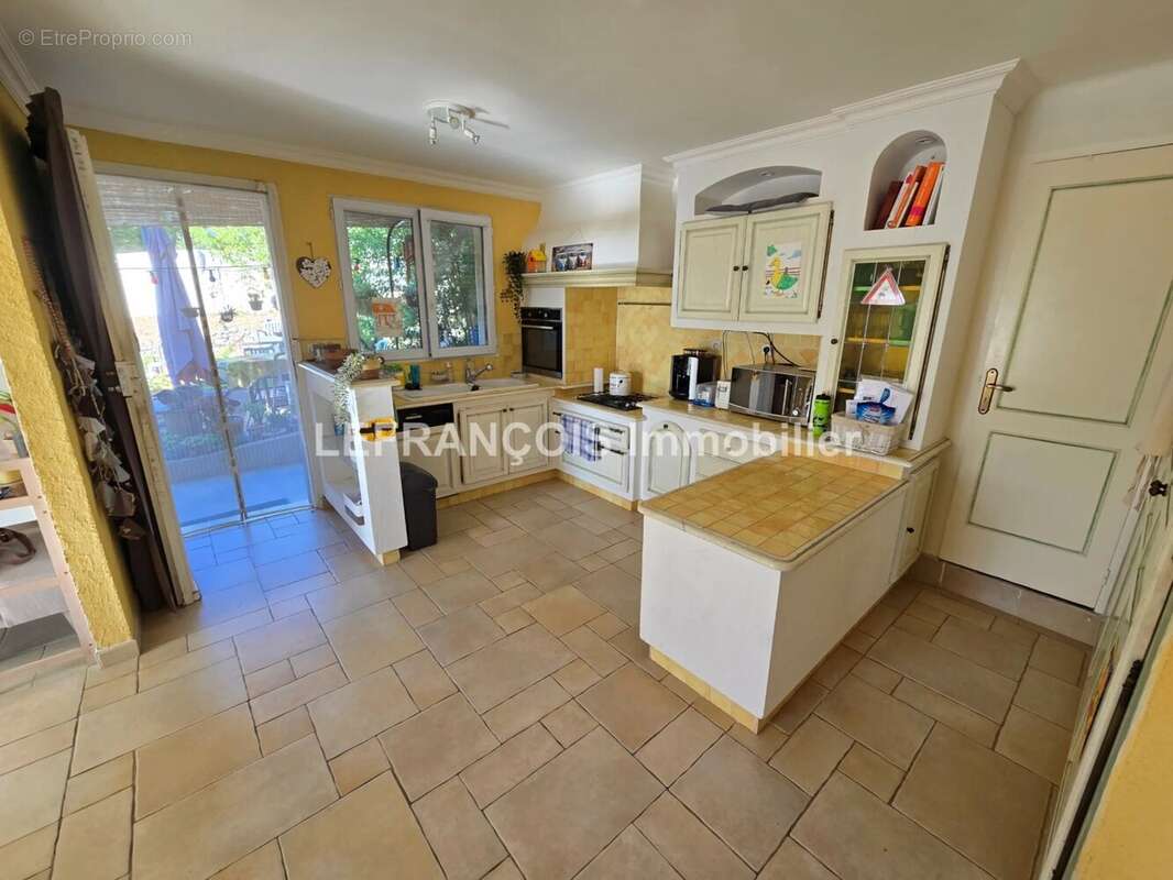 Appartement à PEYMEINADE