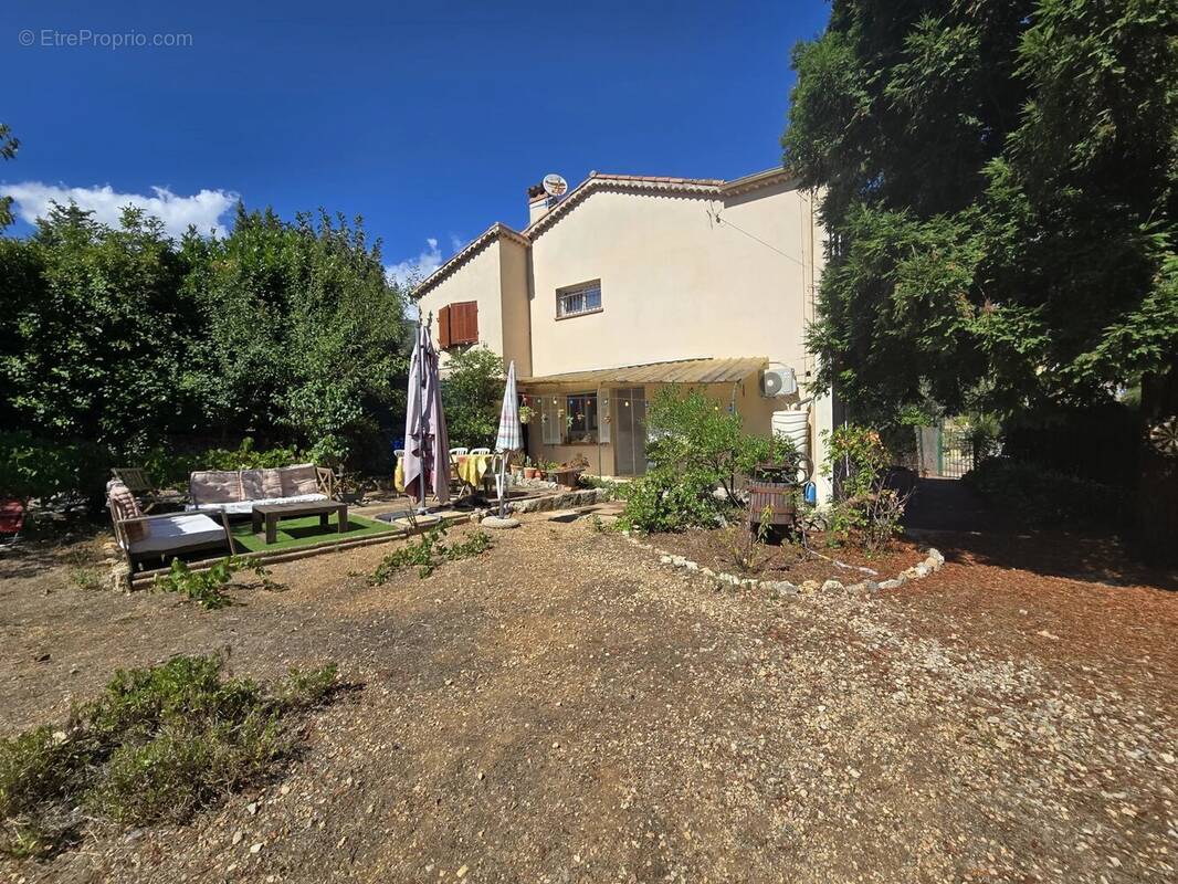 Appartement à PEYMEINADE