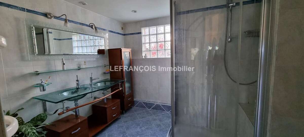 Appartement à PEYMEINADE