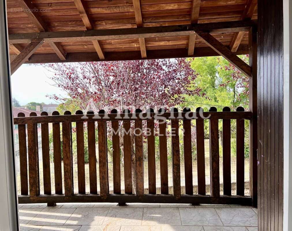 Maison à VIC-FEZENSAC