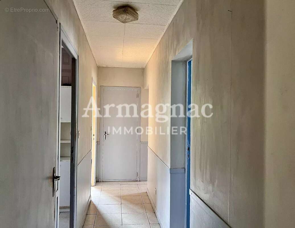 Maison à VIC-FEZENSAC