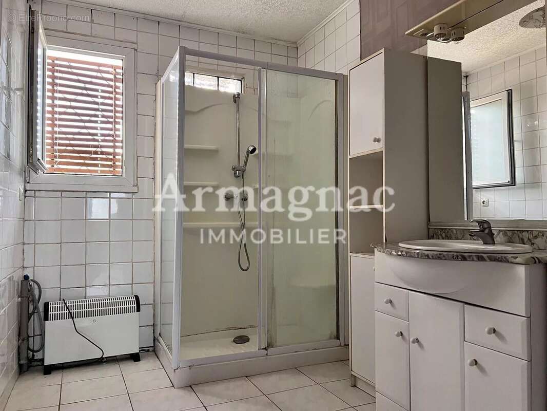 Maison à VIC-FEZENSAC