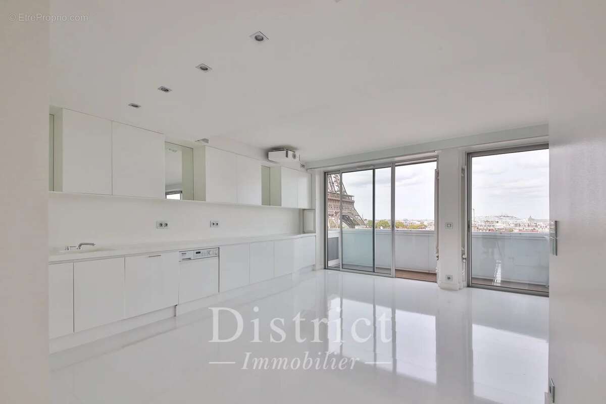 Appartement à PARIS-7E