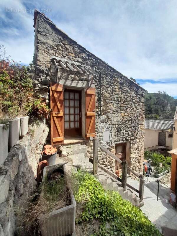 Maison à COLLONGUES