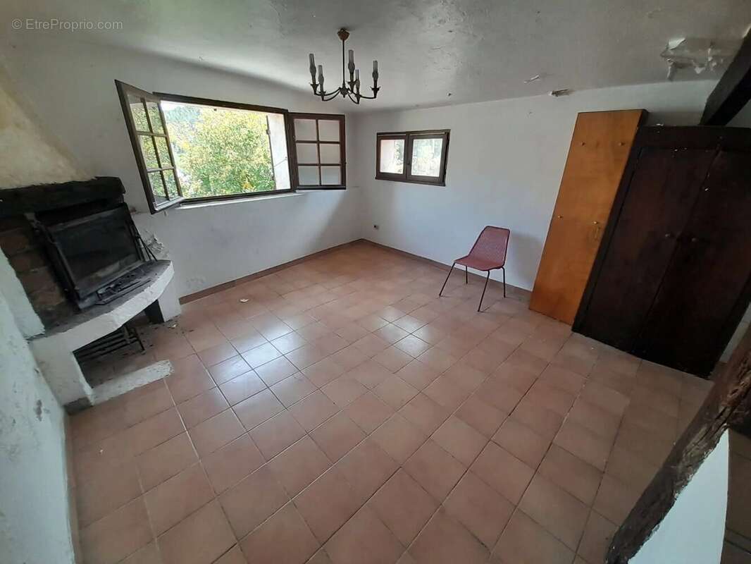 Maison à COLLONGUES