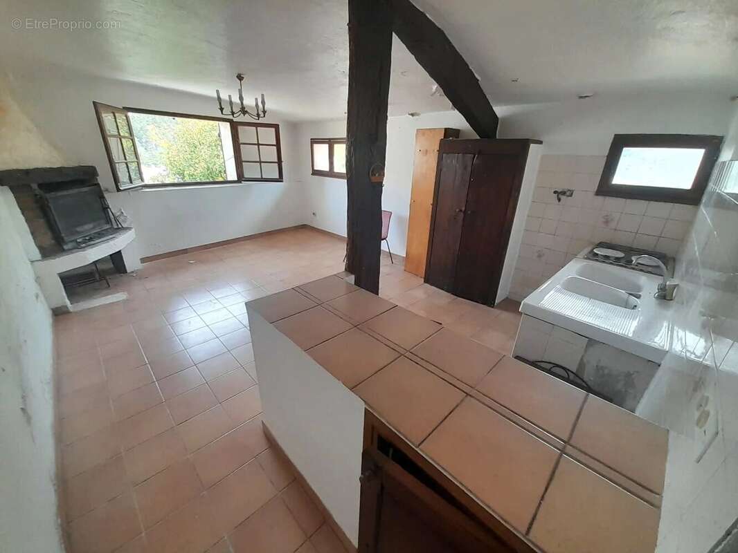 Maison à COLLONGUES