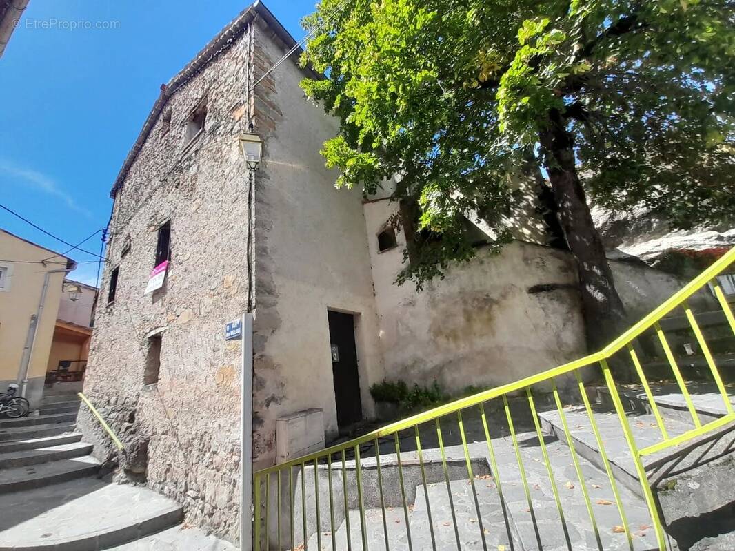 Maison à COLLONGUES