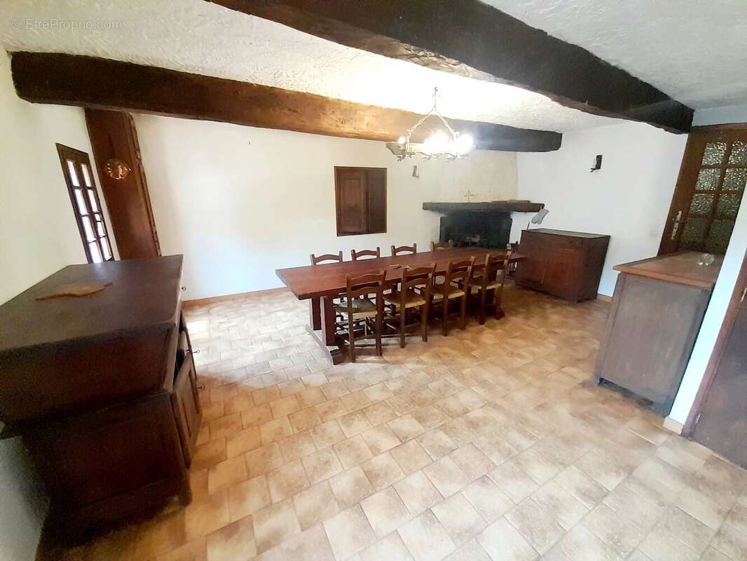 Maison à COLLONGUES