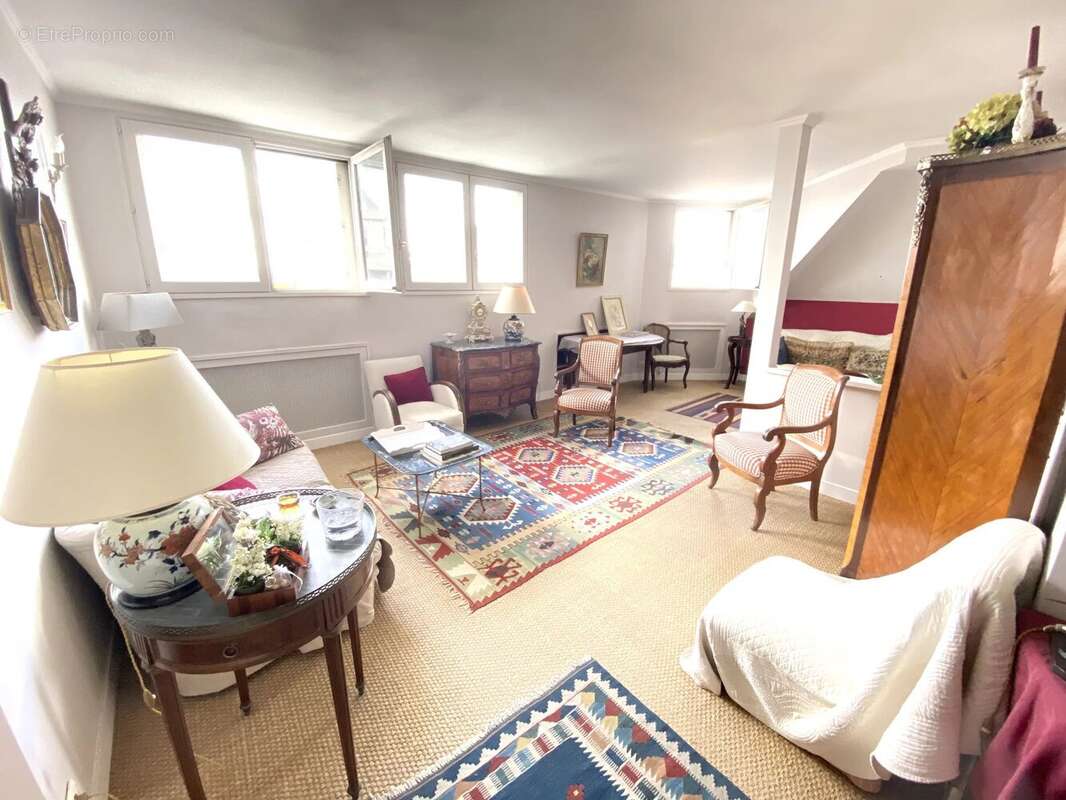 Appartement à VERSAILLES