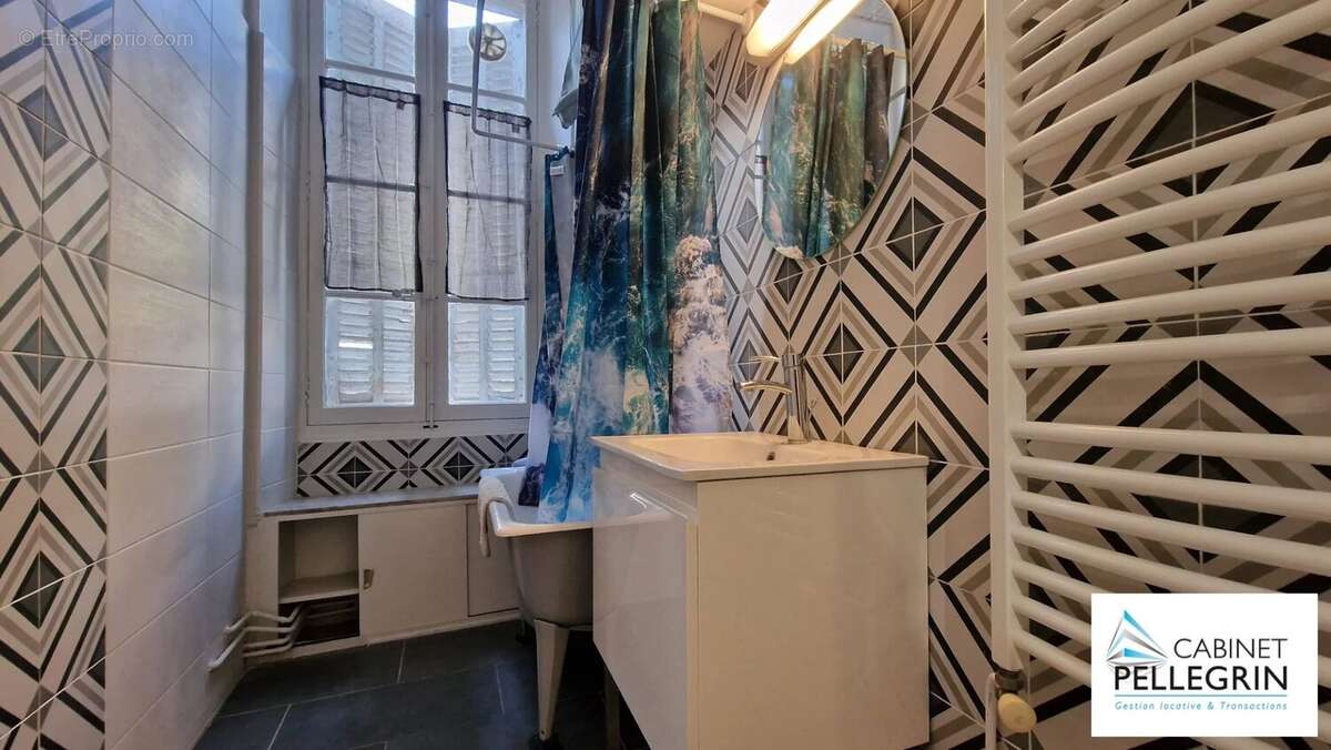 Appartement à MARSEILLE-5E