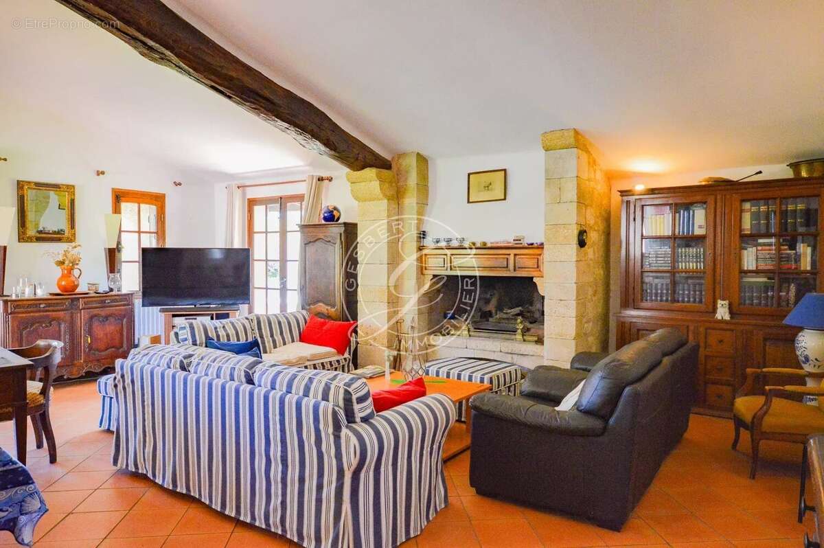 Maison à SILLANS-LA-CASCADE