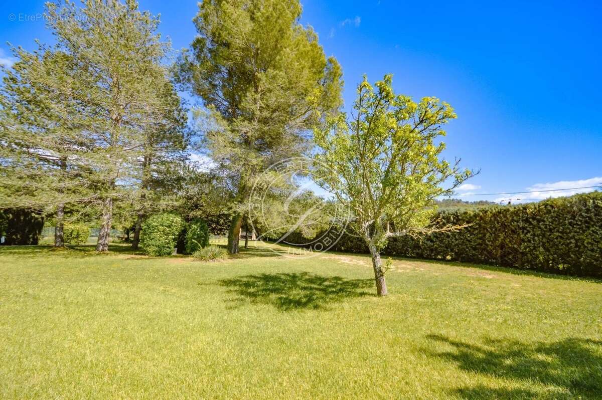 Maison à SILLANS-LA-CASCADE