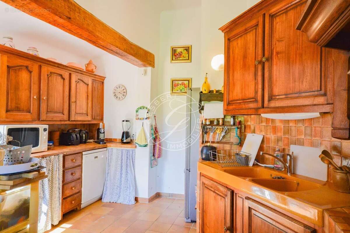 Maison à SILLANS-LA-CASCADE