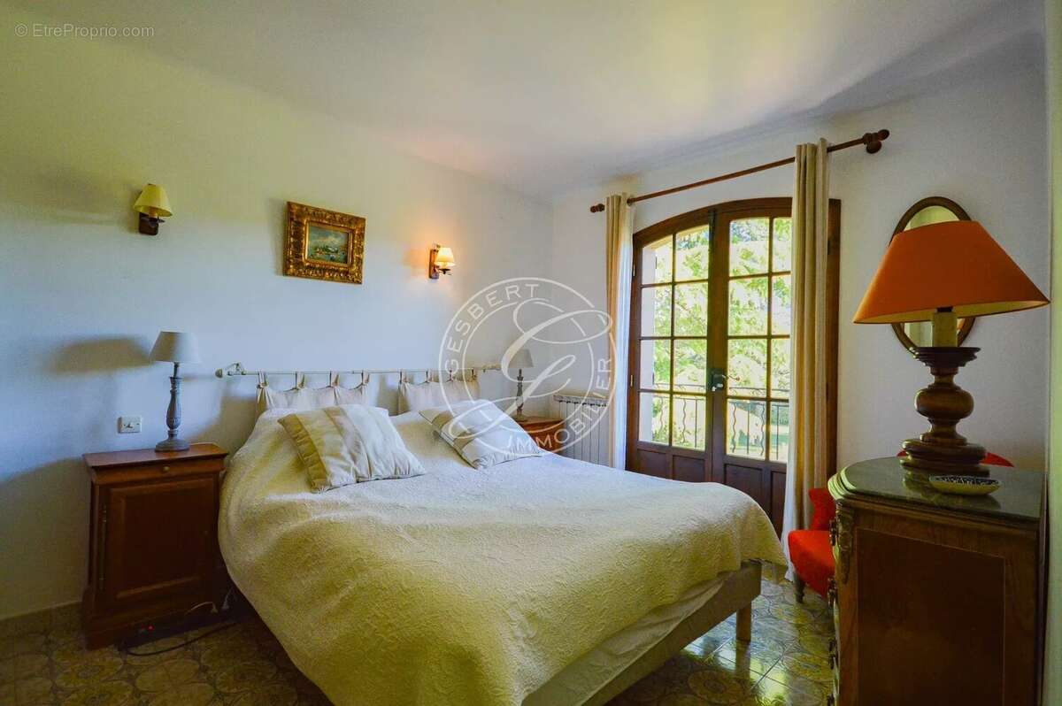 Maison à SILLANS-LA-CASCADE