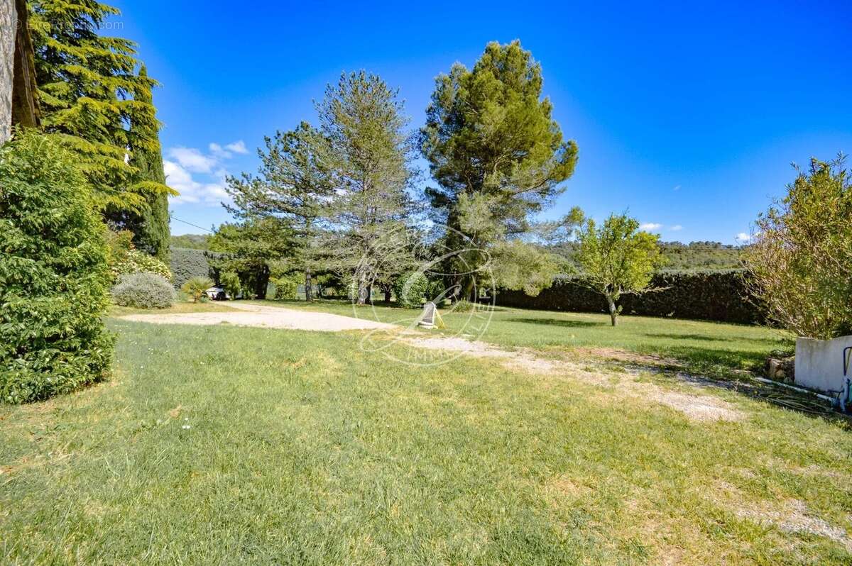 Maison à SILLANS-LA-CASCADE