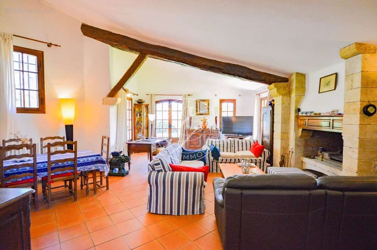 Maison à SILLANS-LA-CASCADE