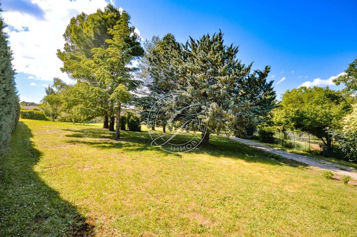 Maison à SILLANS-LA-CASCADE