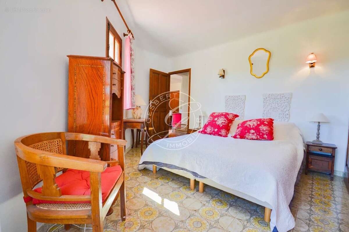 Maison à SILLANS-LA-CASCADE