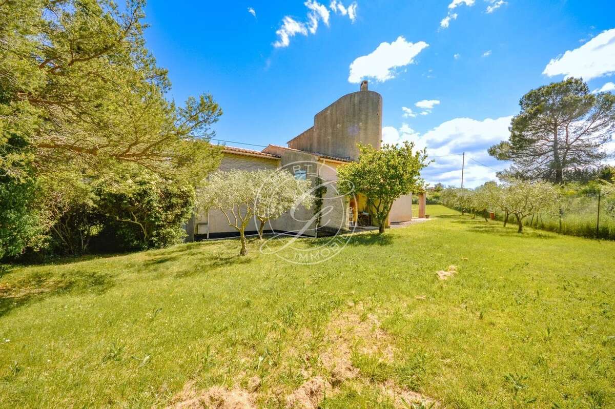 Maison à SILLANS-LA-CASCADE