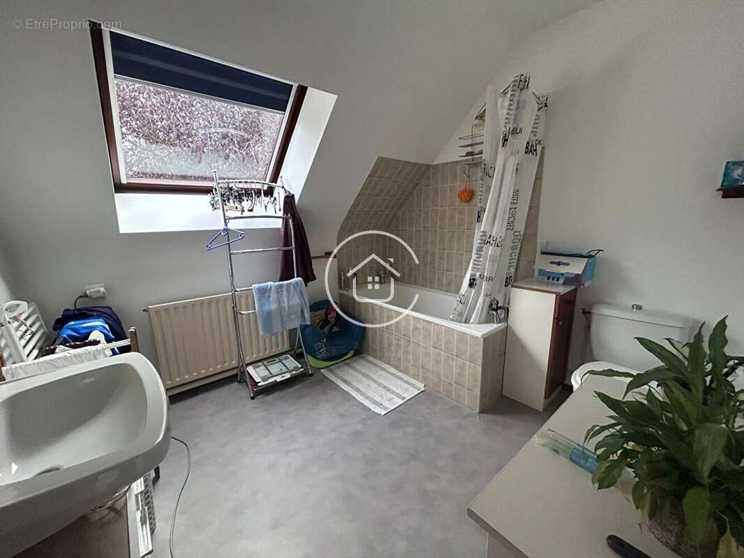 Maison à LA CHAUSSEE-SAINT-VICTOR